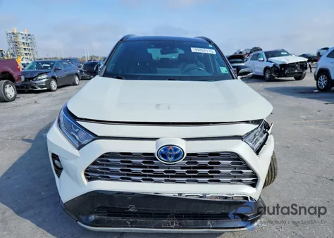 2020 Toyota Rav4 Xse z USA, uszkodzony, nr VIN 2T3EWRFV6LW095028